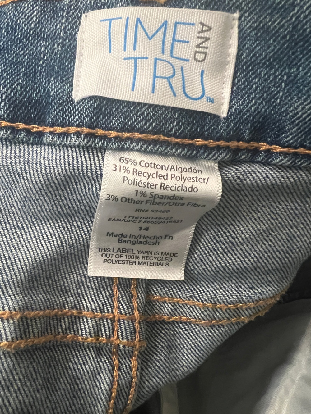 Women’s Time and Tru Straight-Leg cuffed Jeans in Medium Blue - Picture 3 of 4